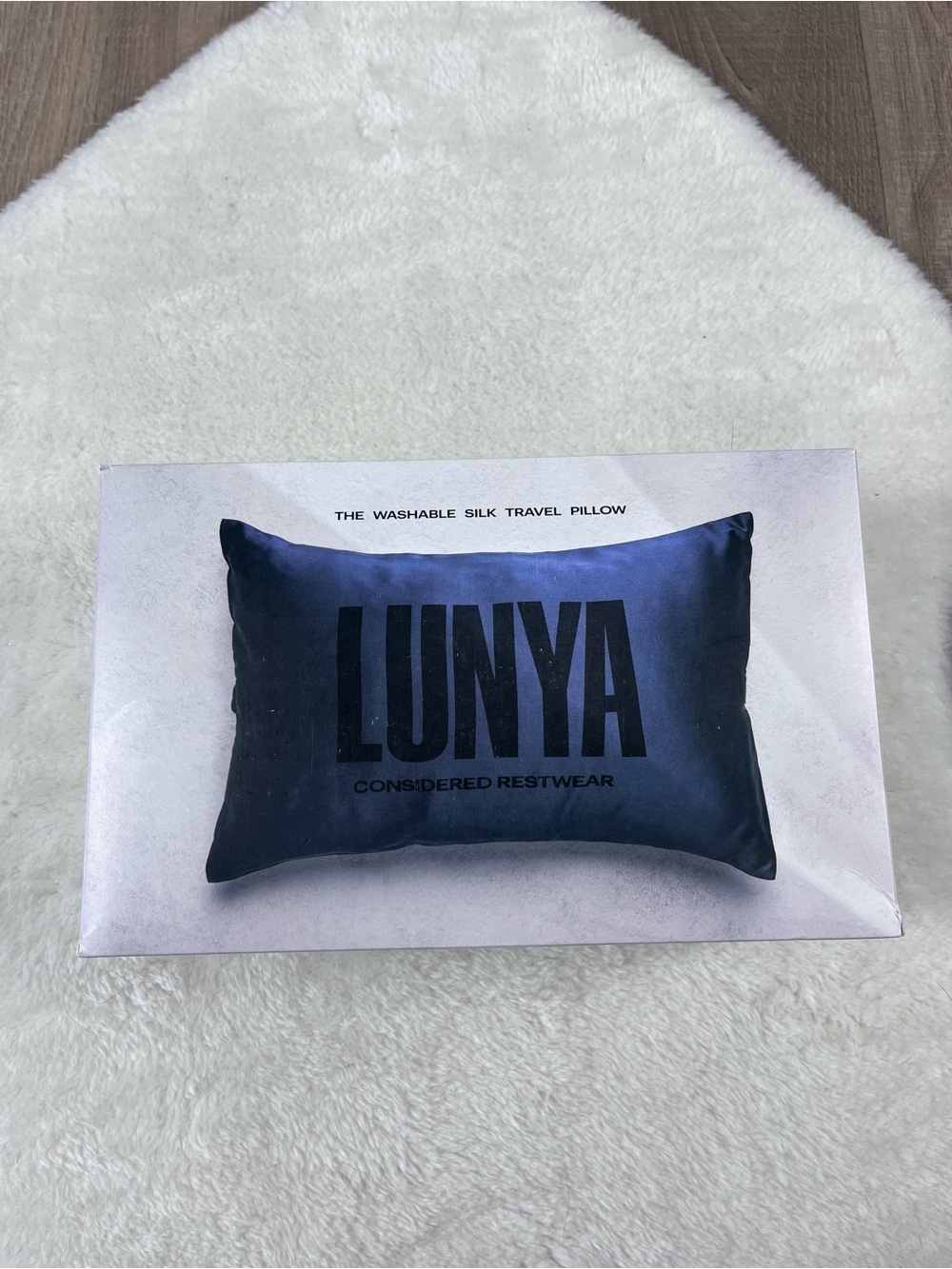 Lunya washable silk travel pillow - Picture 10 of 12